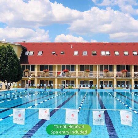 Hét Vezér Apartmanhotel Komárom Esterno foto