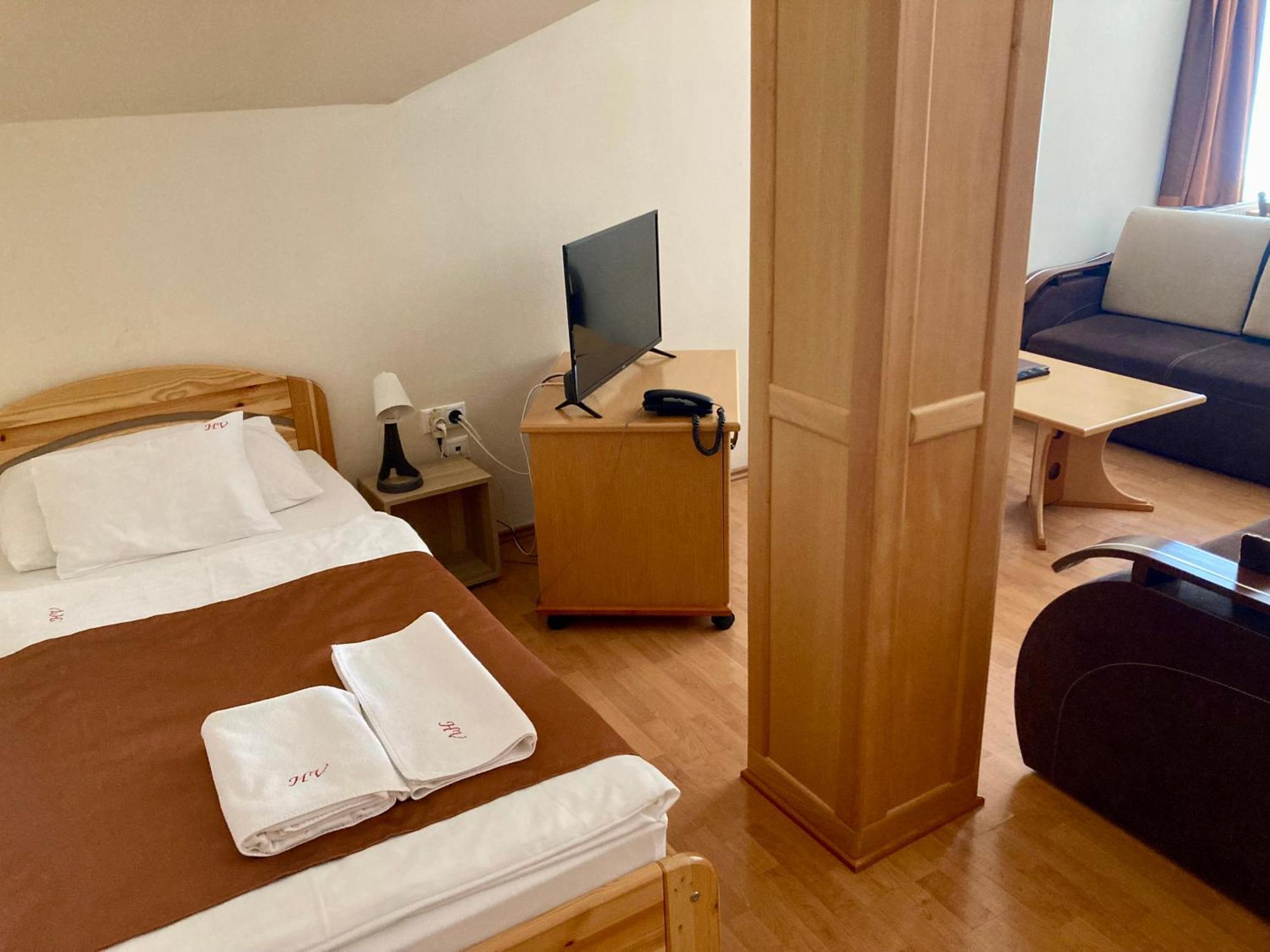 Hét Vezér Apartmanhotel Komárom Camera foto