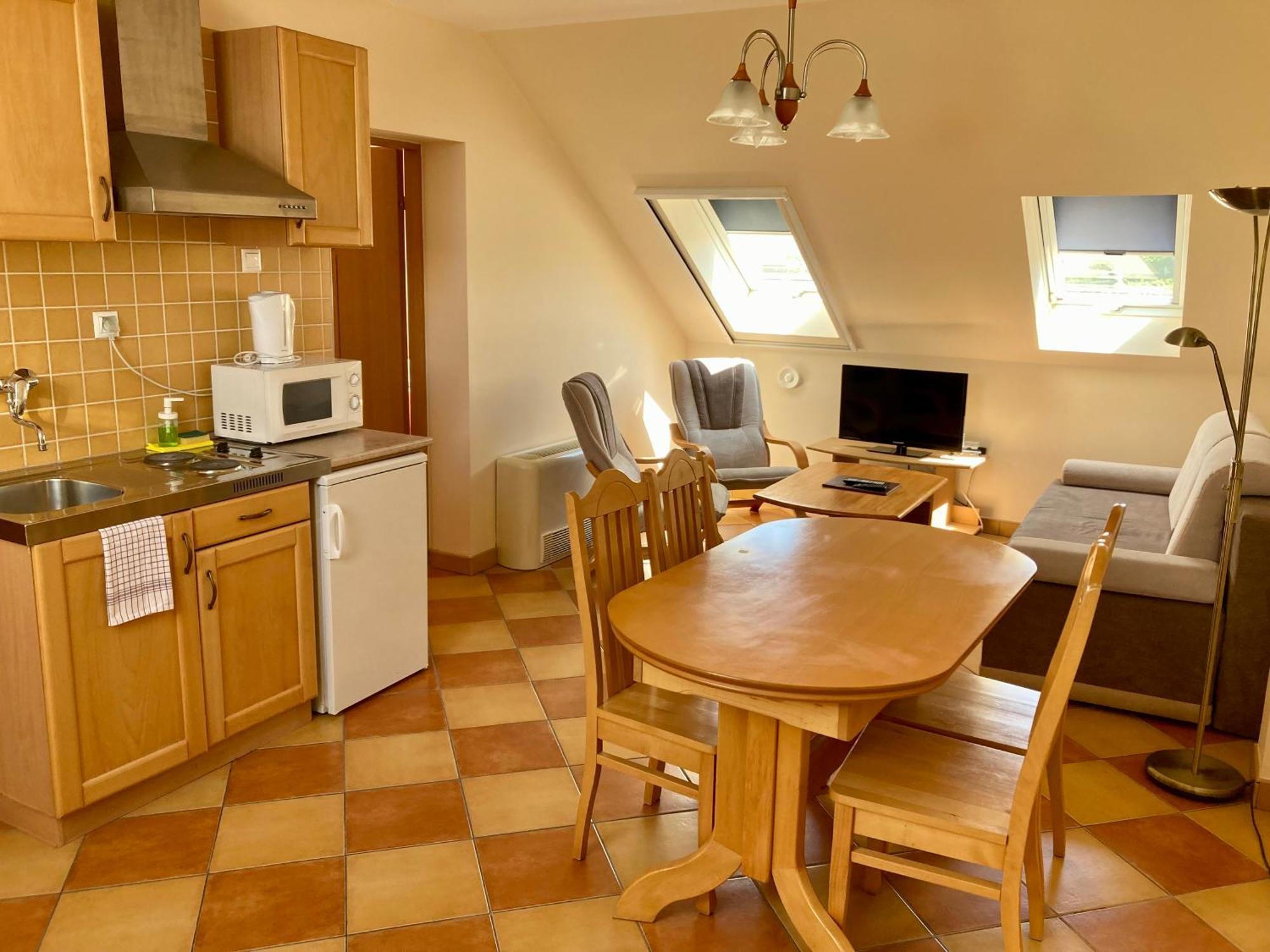 Hét Vezér Apartmanhotel Komárom Camera foto